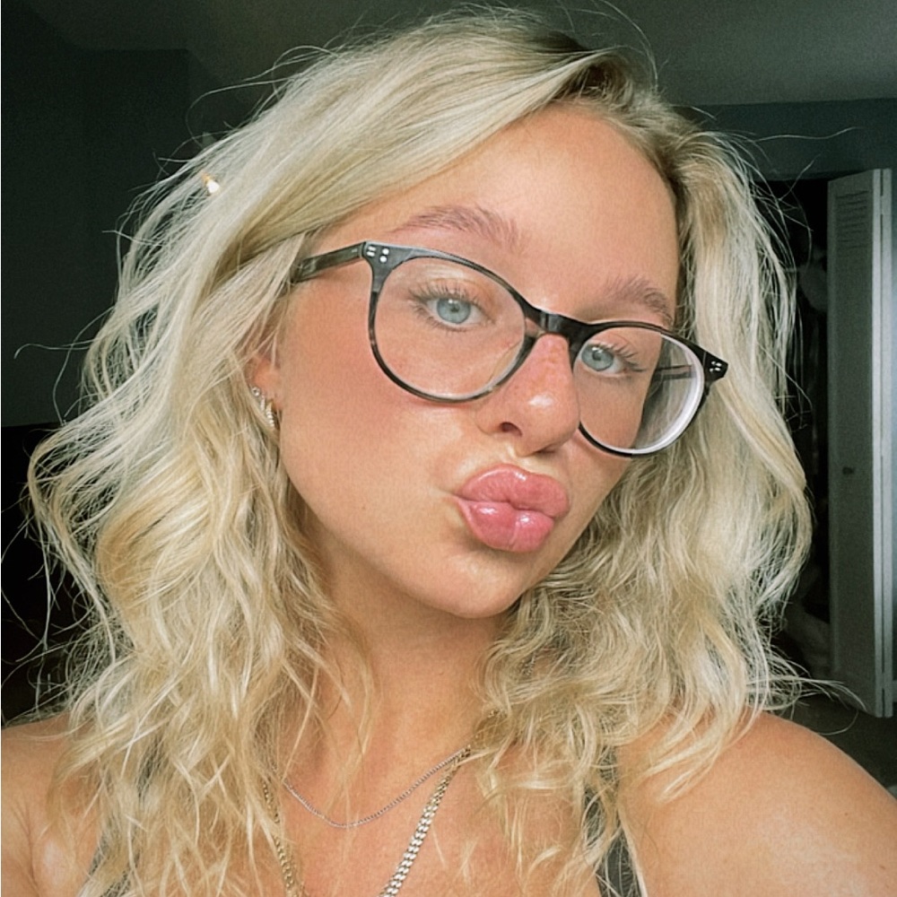 peyton :) - Picture 2 of 3